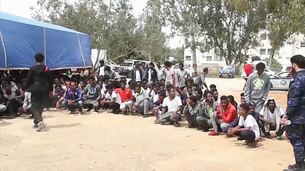 Zu gefährlich: UN beendet Arbeit in libyschem Flüchtlingszentrum Zu gefährlich: UN beendet Arbeit in libyschem Flüchtlingszentrum
