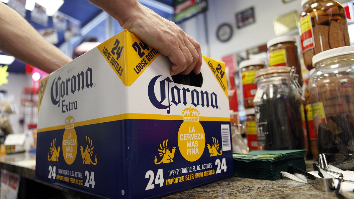 Новый смертоносный вирус связали с пивом Corona