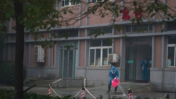 Leere Regale, volle Betten: Wuhan, die Geisterstadt Leere Regale, volle Betten: Wuhan, die Geisterstadt