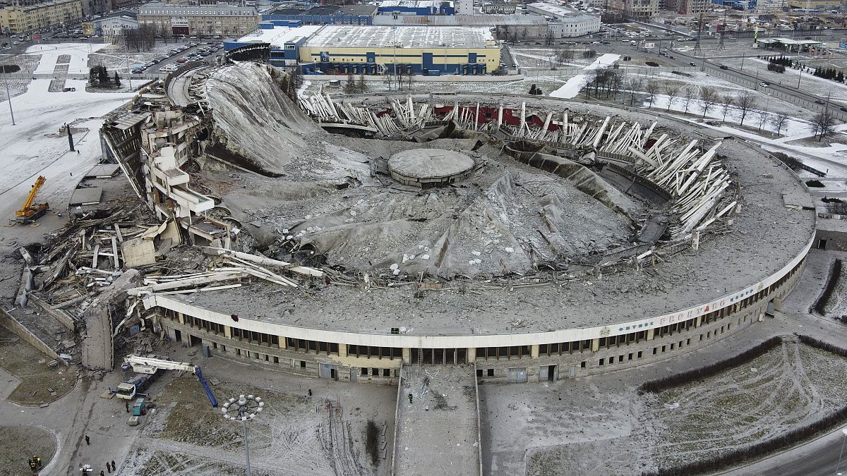 Один человек погиб при обрушении стадиона в Петербурге