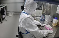 AB'den yeni tip koronavirüsün araştırılması için 10 milyon euro hibe