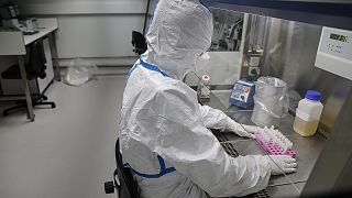 AB'den yeni tip koronavirüsün araştırılması için 10 milyon euro hibe