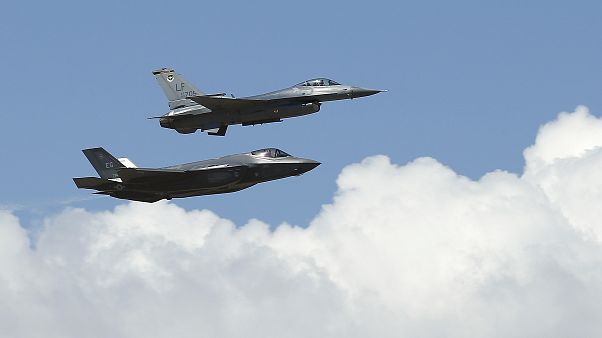 بولندا توقع صفقة شراء 32 مقاتلة من طراز اف-35 بقيمة 4,6 مليارات دولار بولندا توقع صفقة شراء 32 مقاتلة من طراز اف-35 بقيمة 4,6 مليارات دولار