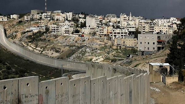 بلدة أبو ديس يفصلها الجدار الإسرائيلي- 29 يناير 2020 بلدة أبو ديس يفصلها الجدار الإسرائيلي- 29 يناير 2020