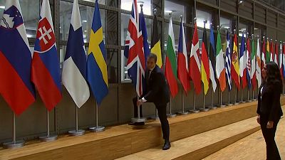 Brexit: Υποστολή βρετανικών αλλά και ευρωπαϊκών σημαιών στις Βρυξέλλες