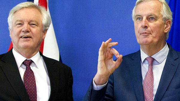 Barnier presentará el lunes un borrador de mandato para las negociaciones con Londres Barnier presentará el lunes un borrador de mandato para las negociaciones con Londres