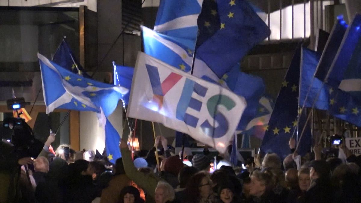 تجمع مخالفان برکسیت در مقابل پارلمان اسکاتلند