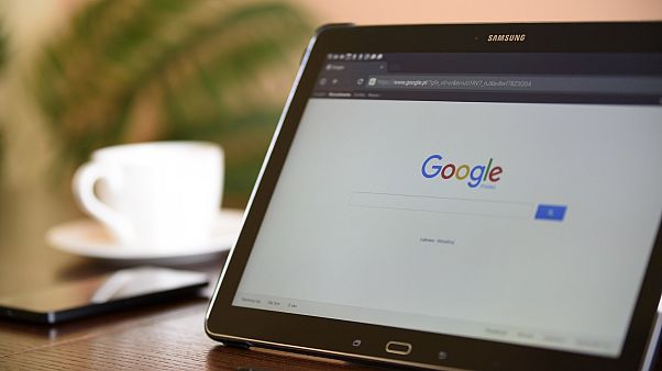غوغل ستزيد رسوم الإعلانات لتغطية تكاليف الضريبة الجديدة التي فرضتها النمسا غوغل ستزيد رسوم الإعلانات لتغطية تكاليف الضريبة الجديدة التي فرضتها النمسا