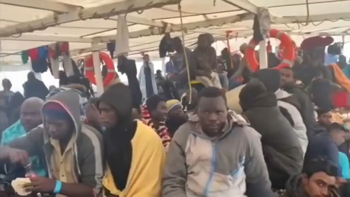 Italy accepts 363 migrants and refugees rescued at sea