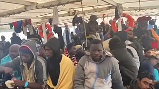 Open Arms: sbarcati a Pozzallo i 363 migranti