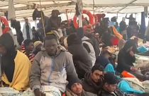 "الأذرع المفتوحة" تناشد إيطاليا من أجل السماح برسو سفينة تحمل 363 مهاجراً