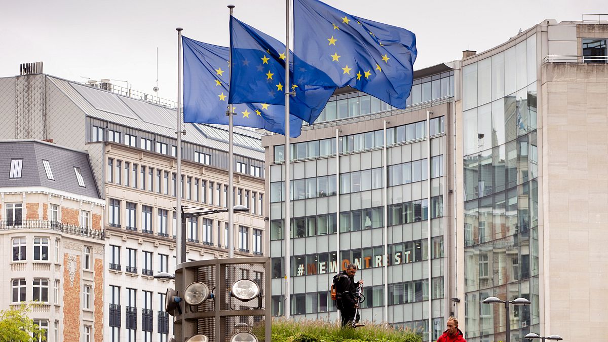 علم الاتحاد الأوروبي في بروكسل 