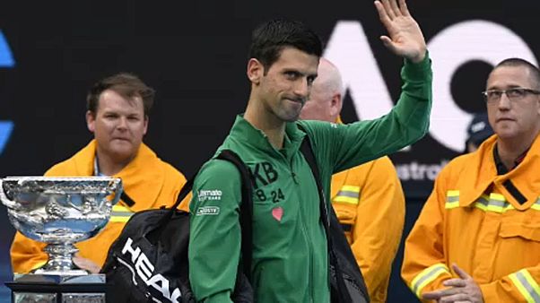 Djokovic vence a Thiem en la final del Abierto de Australia de tenis Djokovic vence a Thiem en la final del Abierto de Australia de tenis