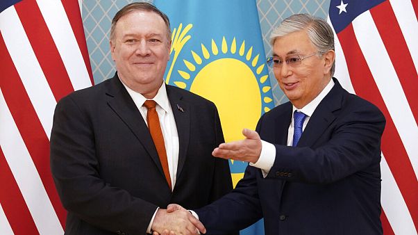 Mike Pompeo pressiona Cazaquistão Mike Pompeo pressiona Cazaquistão