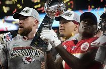 Super Bowl: победа "Канзас-Сити" и латиноамериканские "бомбы"