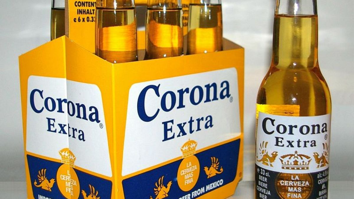 Azon röhög a fél internet, hogy egyesek szerint a Corona sörtől lehet elkapni a koronavírust