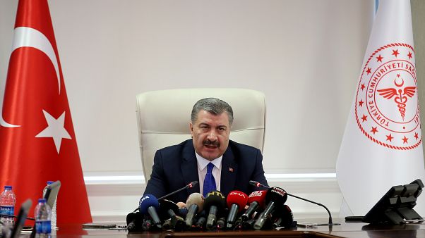 Sağlık Bakanı Fahrettin Koca, Koronavirüs Bilim Kurulu toplantısı öncesi gazetecilere gündeme dair açıklamalarda bulundu. ( Raşit Aydoğan - Anadolu Ajansı ) Sağlık Bakanı Fahrettin Koca, Koronavirüs Bilim Kurulu toplantısı öncesi gazetecilere gündeme dair açıklamalarda bulundu. ( Raşit Aydoğan - Anadolu Ajansı )