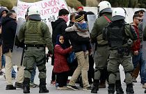 اعتراض مسالمت‌آمیز پناهجویان در جزیره لسبوس با خشونت شدید پلیس یونان مواجه شد