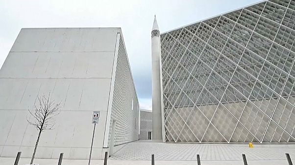 شاهد: افتتاح أول مسجد في سلوفينيا بعد نصف قرن شاهد: افتتاح أول مسجد في سلوفينيا بعد نصف قرن