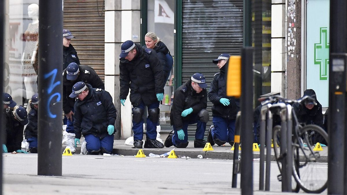 Governo britânico 'aperta' leis contra terroristas