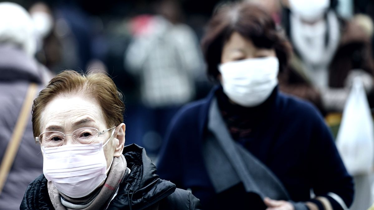 Çin'de son 24 saatte koronavirüsten 64 kişi hayatını kaybetti; dünyada toplam ölü sayısı 427'e çıktı