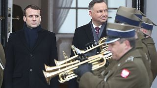 الرئيس الفرنسي إيمانويل ماكرون ونظيره البولندي أندريه دودا