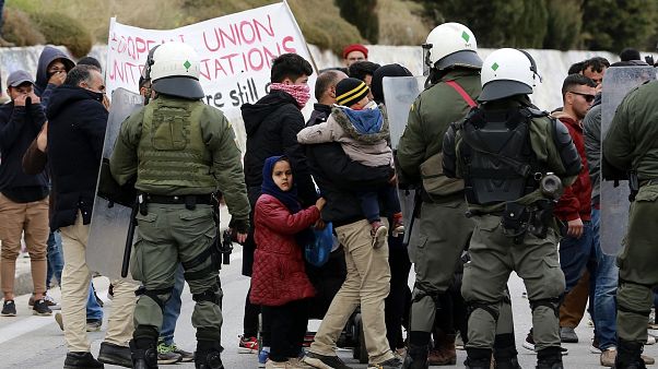 Governo regional quer estado de emergência em Lesbos Governo regional quer estado de emergência em Lesbos