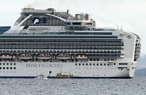 Το κρουαζιερόπλοιο  Diamond Princessπαραμένει αγκυροβολημένο στο λιμάνι Γιοκοχάμα της Ιαπωνίας