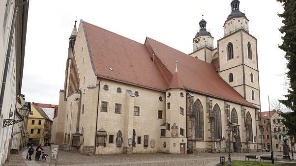 Marad az antiszemitának tartott dombormű a wittenbergi templom falán Marad az antiszemitának tartott dombormű a wittenbergi templom falán