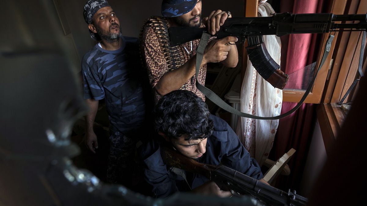 Türkiye'nin Libya'ya IŞİD ve El Kaide bağlantılı savaşçı gönderdiği iddia edildi