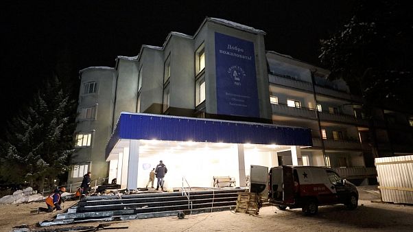 Карантин и вооружённая охрана для эвакуированных из Китая россиян Карантин и вооружённая охрана для эвакуированных из Китая россиян
