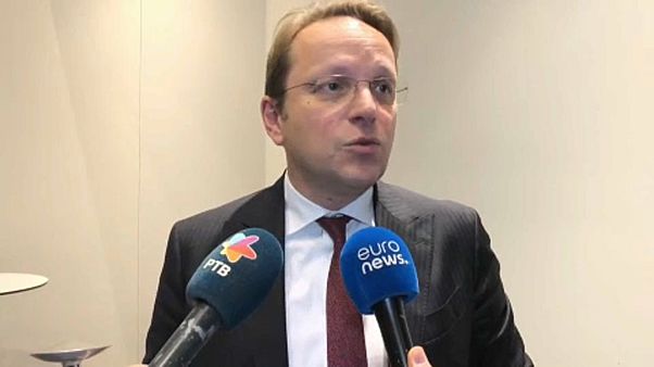 Αρωμα... Γαλλίας στην πρόταση της Κομισιόν για τη διεύρυνση Αρωμα... Γαλλίας στην πρόταση της Κομισιόν για τη διεύρυνση