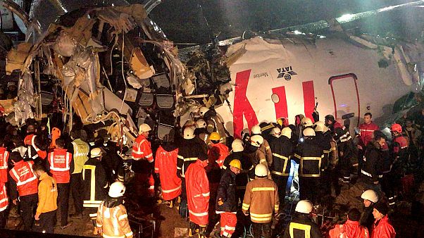 Sabiha Gökçen Havalimanı'na iniş yapan bir uçak pistten çıktı Sabiha Gökçen Havalimanı'na iniş yapan bir uçak pistten çıktı