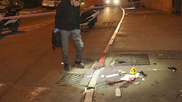 12 İsrailli askerin yaralandığı olay yerinde inceleme yapan ekip 12 İsrailli askerin yaralandığı olay yerinde inceleme yapan ekip