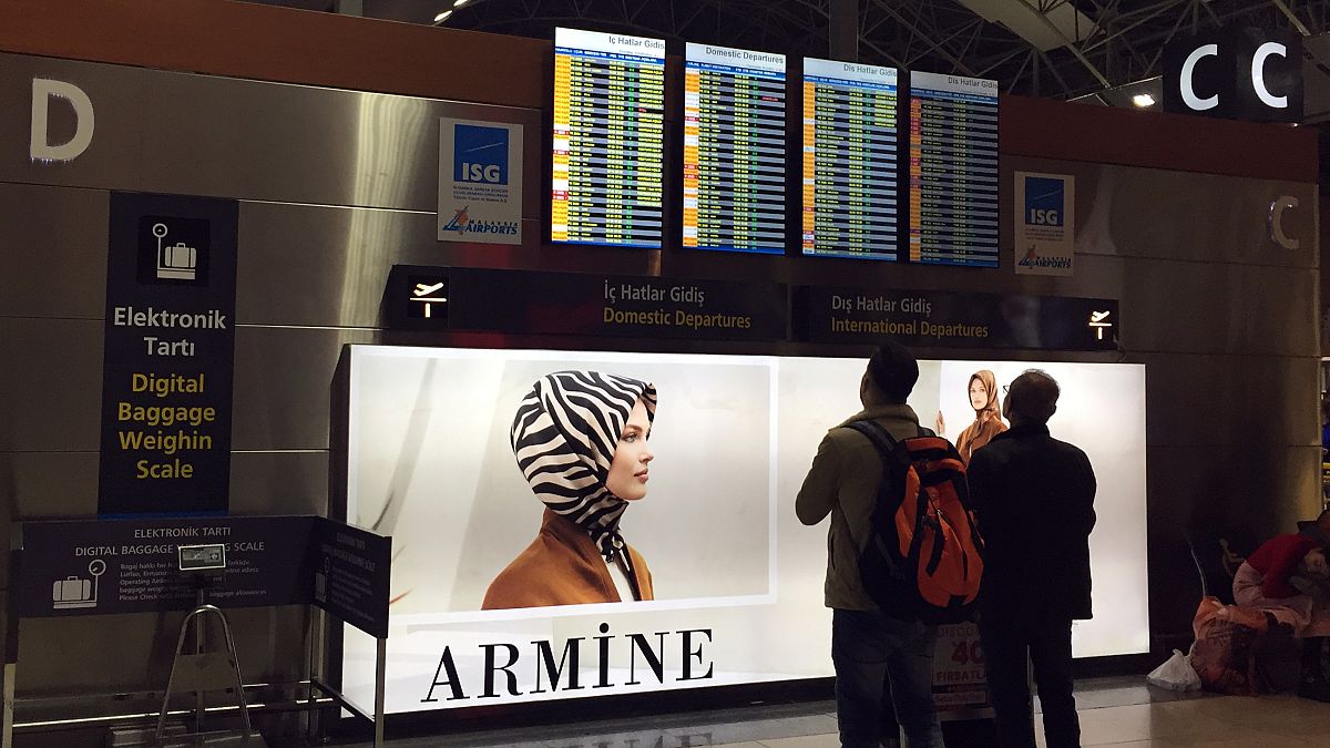 İstanbul Sabiha Gökçen Uluslararası Havalimanı'nda meydana gelen kaza sonrasında kapanan pist yeniden uçuşlara açıldı.