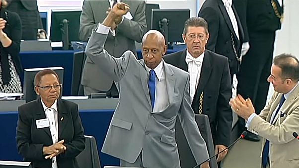 Cuba detiene al opositor Guillermo Fariñas, premio Sájarov del Parlamento Europeo Cuba detiene al opositor Guillermo Fariñas, premio Sájarov del Parlamento Europeo