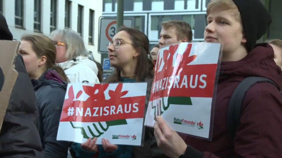 "Schande" oder "Demokratie" - 4 Pressestimmen zu Thüringen