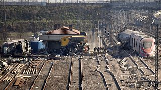 Le train à grande vitesse Milan-Salerne, après avoir déraillé le 6 février 2020, près de Lodi, dans le nord de l'Italie.