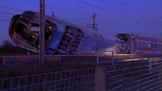 Schnellzug entgleist: Zwei Bahnmitarbeiter tot