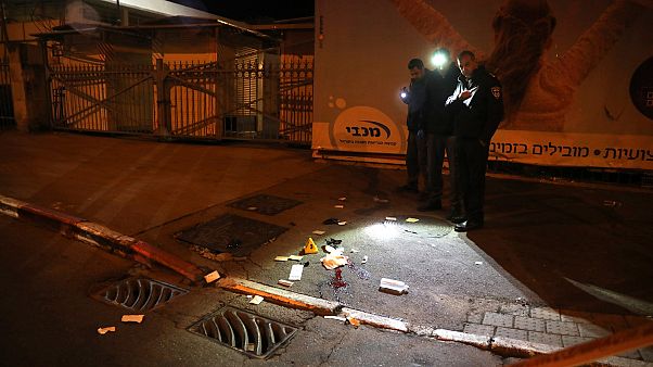 Izraeli rendőrök helyszínelnek a jeruzsálemi támadás után Izraeli rendőrök helyszínelnek a jeruzsálemi támadás után