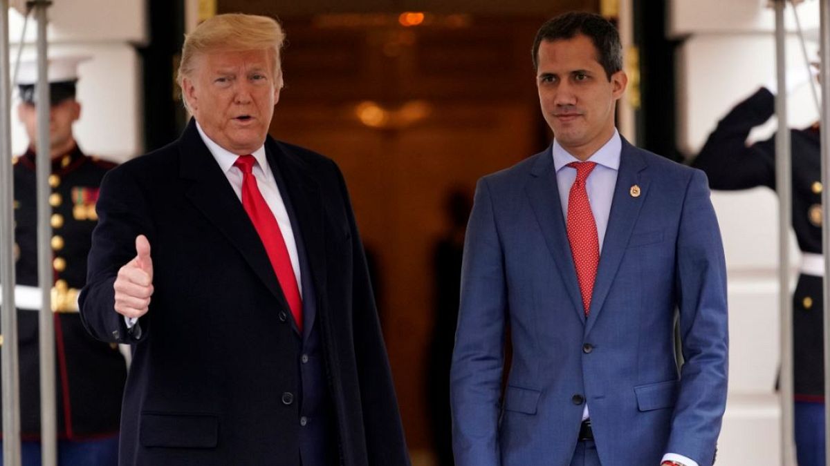 Trump da un discreto espaldarazo a Guaidó y planea más medidas contra Maduro