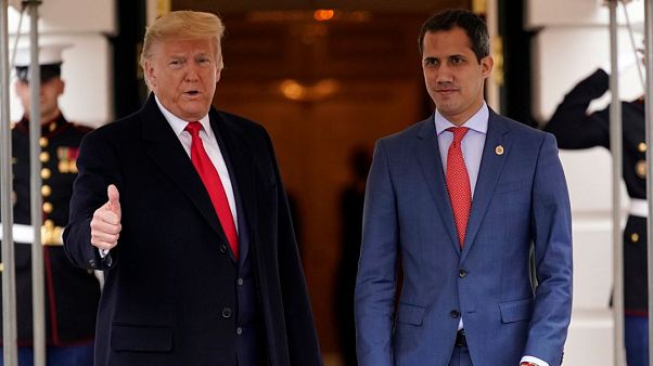 Trump da un discreto espaldarazo a Guaidó y planea más medidas contra Maduro Trump da un discreto espaldarazo a Guaidó y planea más medidas contra Maduro