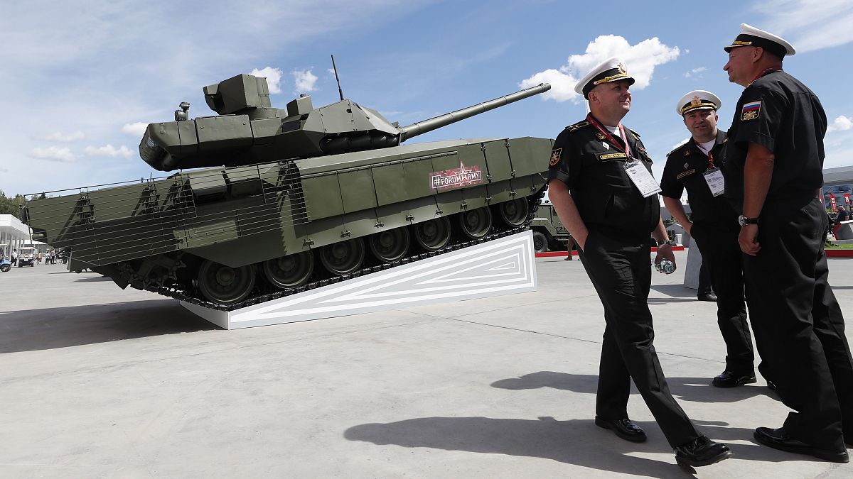 A T-14 Armata orosz harckocsi a Nemzetközi Haditechnikai Fórumon 2019. június 25-én