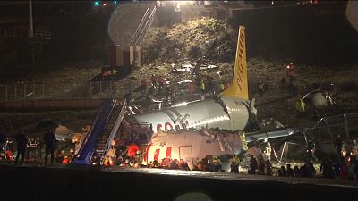À Istanbul, les images de l'atterrissage et de la fracture de l'avion accidenté