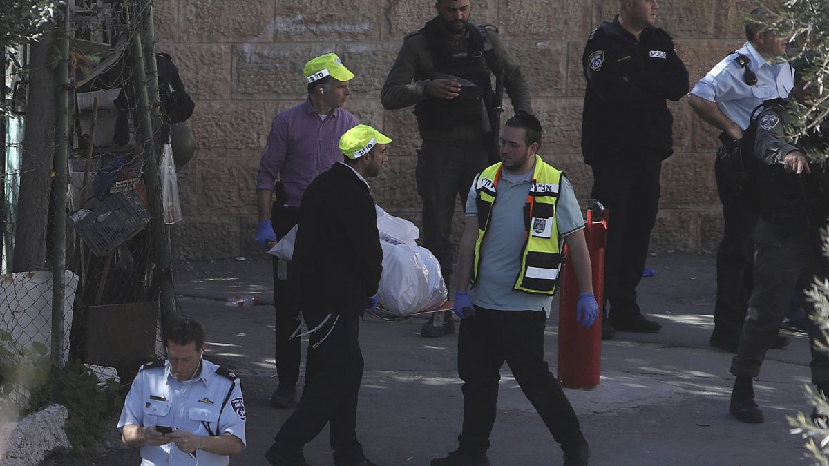 القوات الإسرائيلية تقتل شابا فلسطينيا في محيط المسجد الأقصى بالقدس