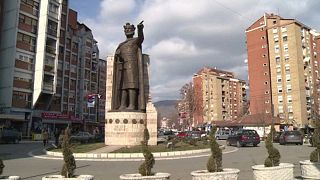 Szerbiának tett gesztussal nyit az új koszovói kormány