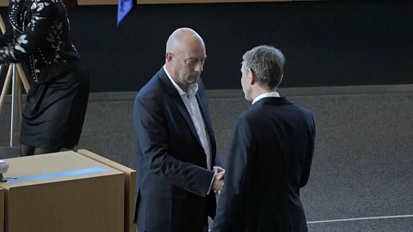 In Thüringen tritt Kemmerich offenbar nach 24 Stunden zurück In Thüringen tritt Kemmerich offenbar nach 24 Stunden zurück