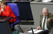 تابوشکنی در سیاست آلمان؛ مرکل ائتلاف با راست افراطی را نکوهش کرد