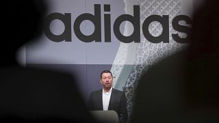 Koronavirüsten dolayı Çin'de mağaza kapatanlara Adidas da eklendi