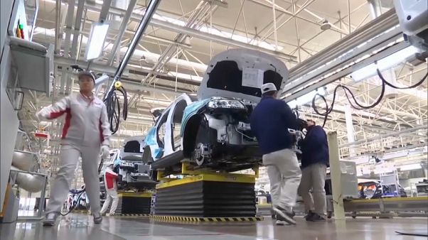 Automobilbranche kämpft weltweit mit Lieferengpässen Automobilbranche kämpft weltweit mit Lieferengpässen